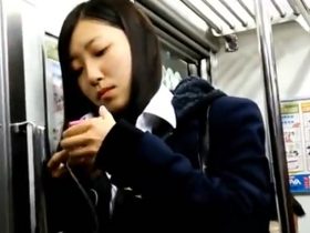 【HD盗撮動画】中学生化も！可愛らしいお嬢ちゃんな女子校生の美少女ばかりパンチラ攻略ｗｗｗ