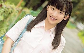 【美少女中出し】ぐうかわ女子大生、素股だけのはずが事故挿入（笑）...