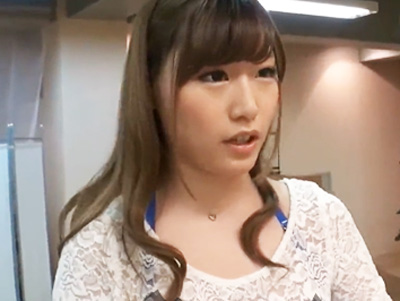 ルックス良すぎる美容師さんが仕事中にクロスの中でマッハ手コキ＆フェラ抜きｗ