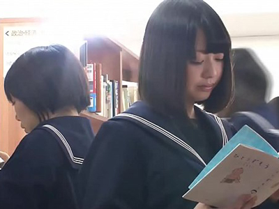 清純派なJKたちが壁や椅子から突き出たチンポでストレス発散！