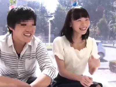 「あぁ待ってダメだってぇ♡」笑顔がまぶしいロリカワJDが友達と中出しやらかす