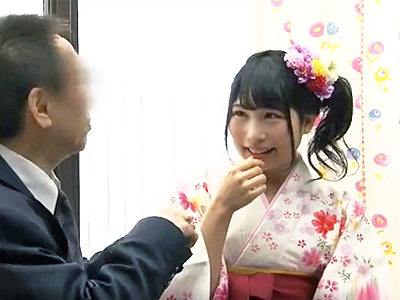晴れ着姿の娘に感動しつつも興奮してしまって膣内暴発やらかすパパｗ