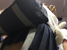 【HD盗撮動画】放課後の制服女子校生の下半身の魅力に誘われて尾行パンチラをくり返す鬼畜男が投稿！