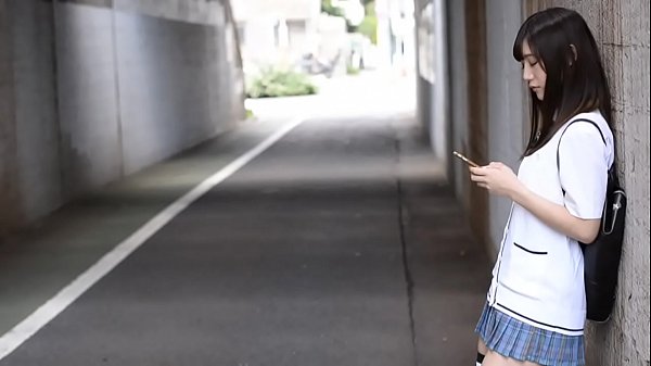 ラブホのメッカ鶯谷で待ち合わせた援◯JKとハメ撮り→つるつるマ◯...