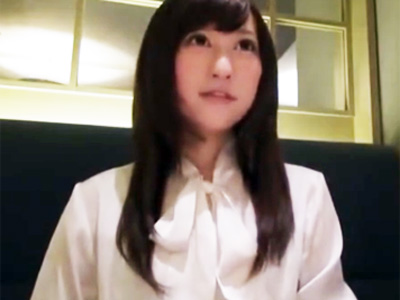 結婚したばかりなのに旦那に相手にされず欲求不満の若妻がAVで欲求を発散ｗ