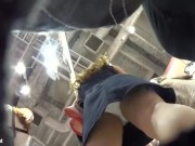 【盗撮動画】イイやつです！抜群に美人なショップ店員の激カワお姉さんを逆さ撮りしてパンチラGETｗｗｗ