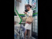 【HD盗撮動画】Mr.研修生が珍しくショップ店員以外の美女のパンチラを撮影した映像が有能すぎるｗｗｗ