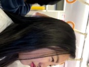 【HD盗撮動画】電車内で制服女子校生のパンチラ接写撮り！極上下半身とパンティ！