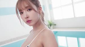 スク水巨乳なの水泳部顧問は元グラビアアイドル