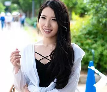 白金に住むセレブな人奥さまをナンパして生中出しセックス