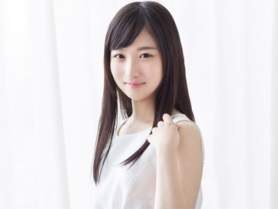 初々しさがたまらない美少女と見つめ合いながら情熱セックス