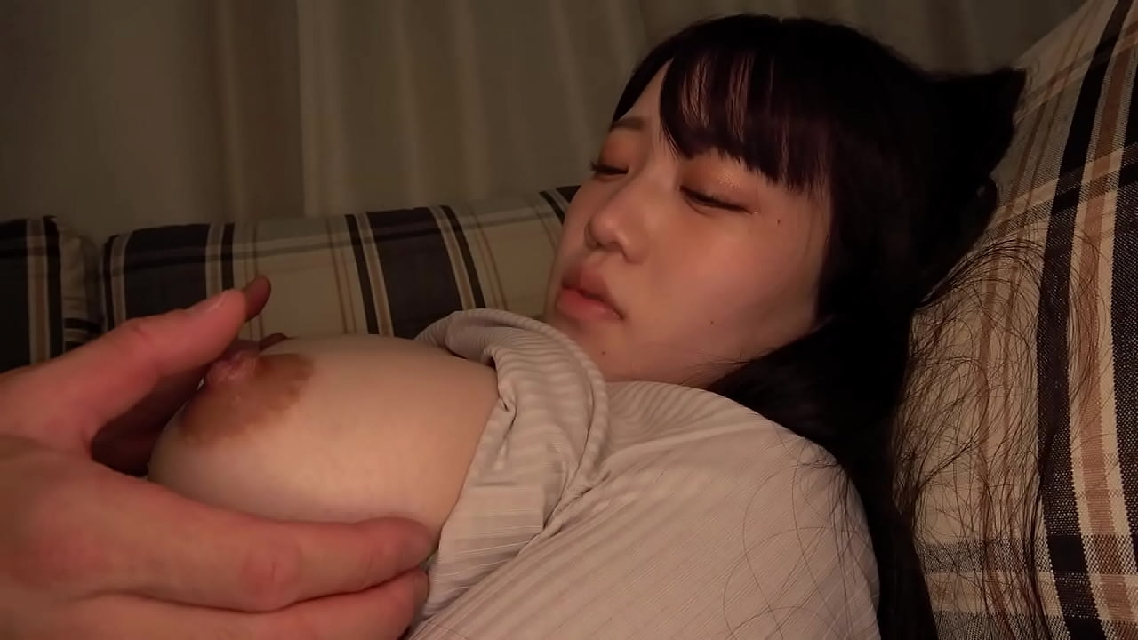 胸も乳首も性格も前向き!!ウブだけどおっぱい主張強めな「みくちゃ...