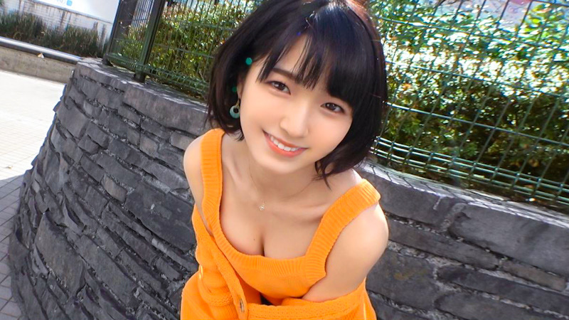 新宿の駅前で捕まえた見るからにヤル気な女の子をホテルに連れ込みハ...