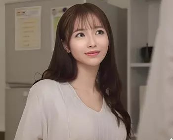 近所の中年オヤジ達に狙われる美女人奥さま