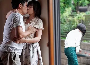 奥さまが面倒を見ている後輩と不倫性交