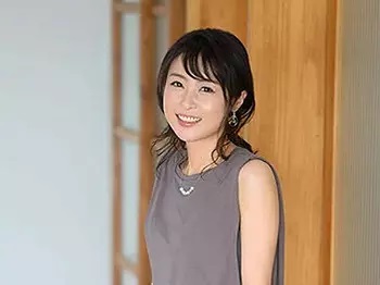 美女人奥さまがカメラの前で乱れる