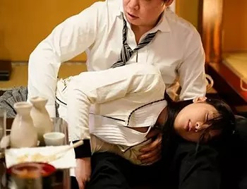 酒が飲めない人奥さまOLが酔わされハメられまくる