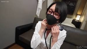 巨乳な眼鏡美女が巨根をアソコに咥えて大絶頂！